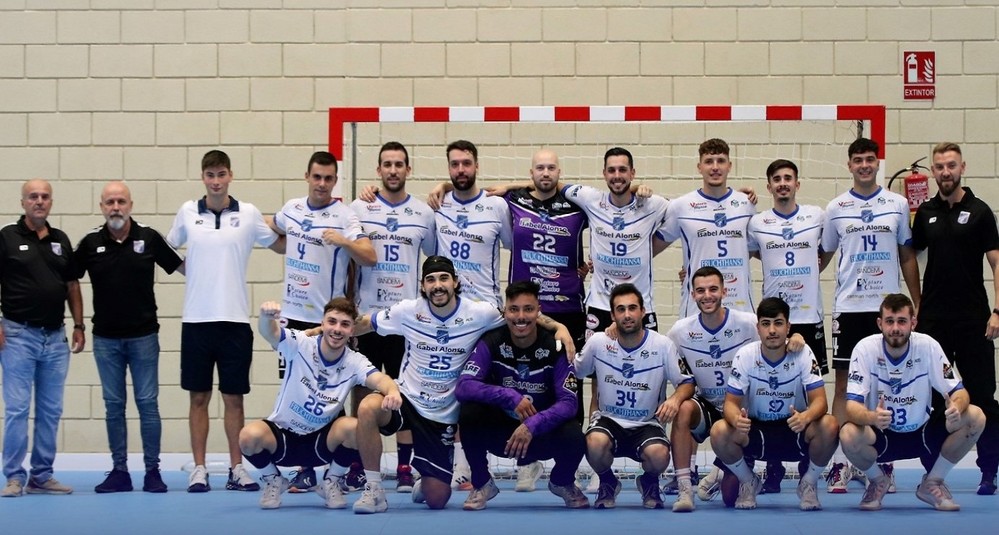 El CBM Cantera Sur Bahía de Almería no remata la faena y Cajasur Córdoba BM suda para ganar (31-33)