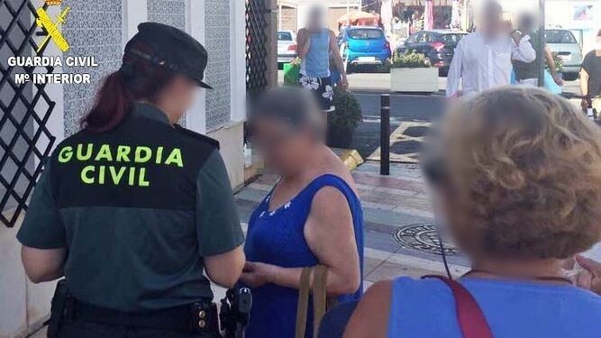 La Guardia Civil detiene a un vecino de Vícar por robar con violencia a personas mayores en Dalías, El Ejido y Roquetas