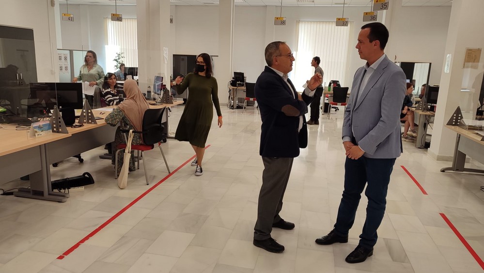 El subdelegado del Gobierno visita la actual sede del Servicio Público de Empleo en El Ejido