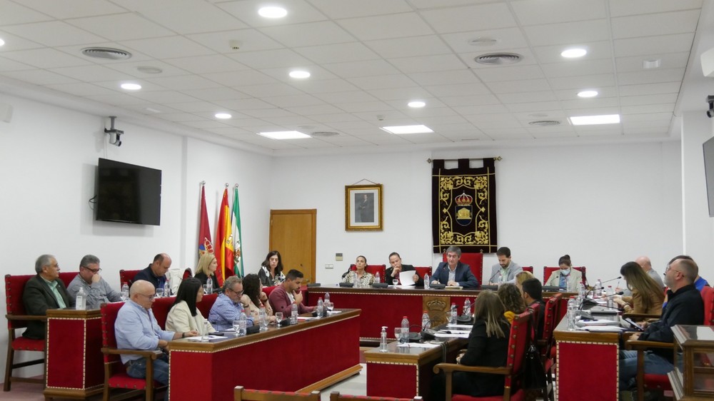 Los usuarios del Servicio de Ayuda a Domicilio en El Ejido presentan su libro de recetas ‘Saboreando recuerdos'