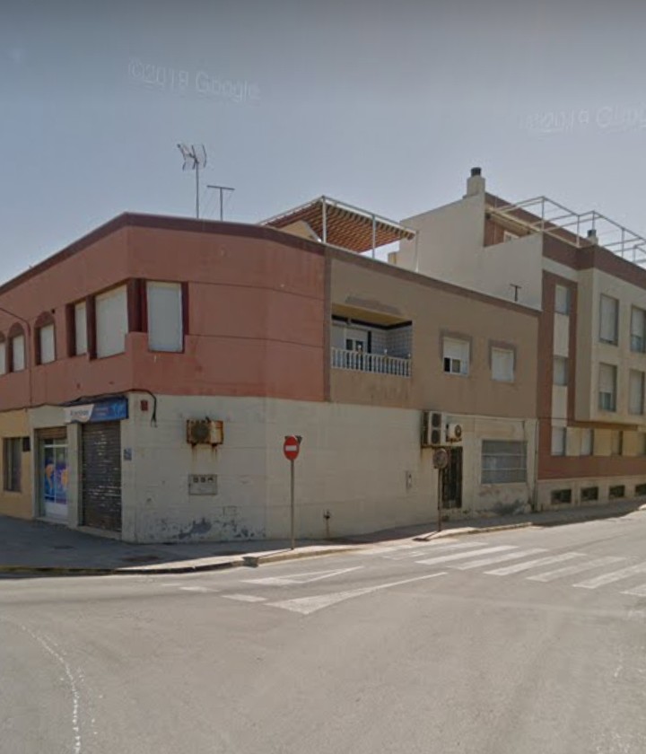 Un herido grave en un atropello con fuga en Balerma