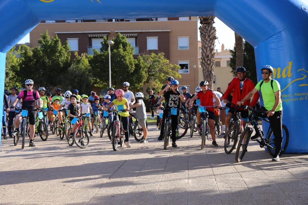 Santa María del Águila fomenta la práctica deportiva con el tradicional ‘Día de la Bicicleta’
