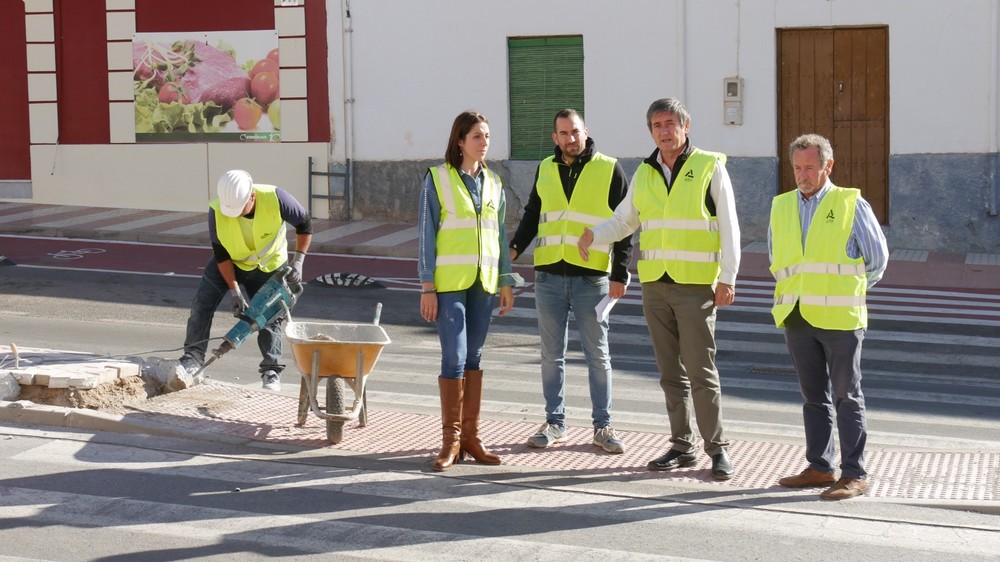 Manuel Cortés visita el inicio de las obras del Bulevar de Puente del Río