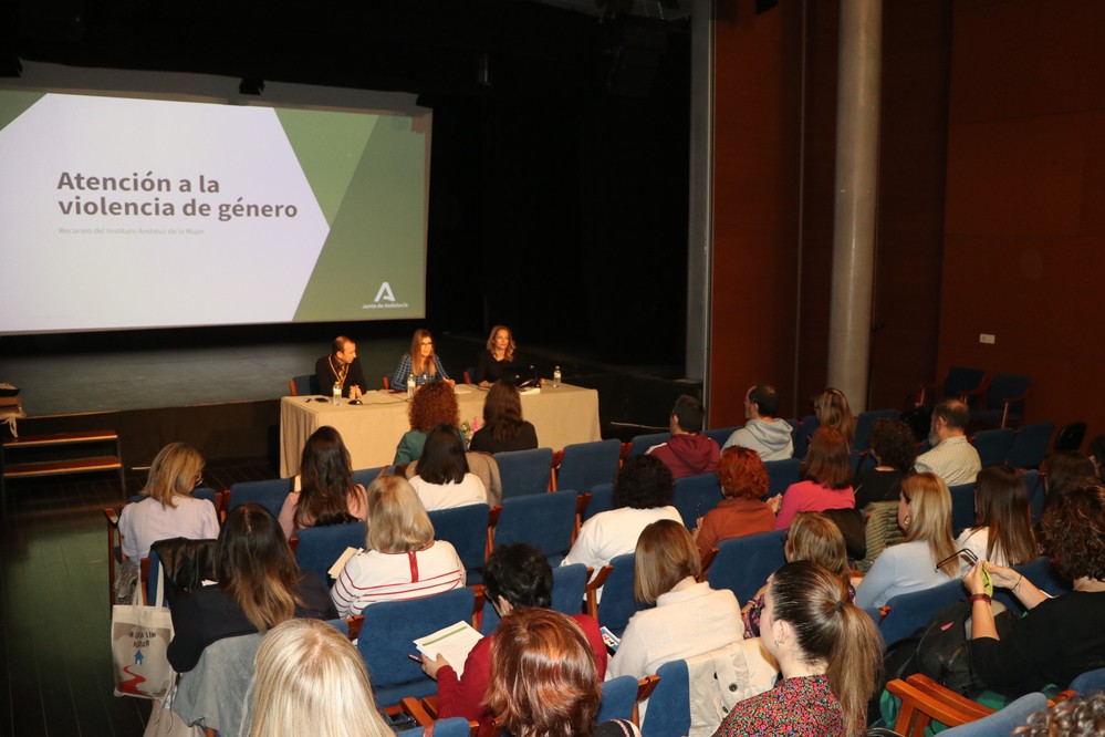 La prevención de la violencia de género en jóvenes y adolescentes centra una Jornada Formativa con motivo del 25N