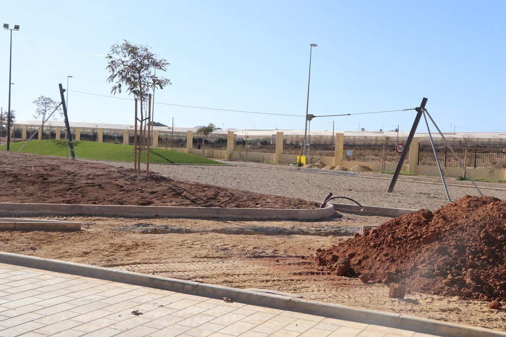 Las obras de adecuación del nuevo Parque Municipal de Las Norias están ‘dando forma’ a este espacio