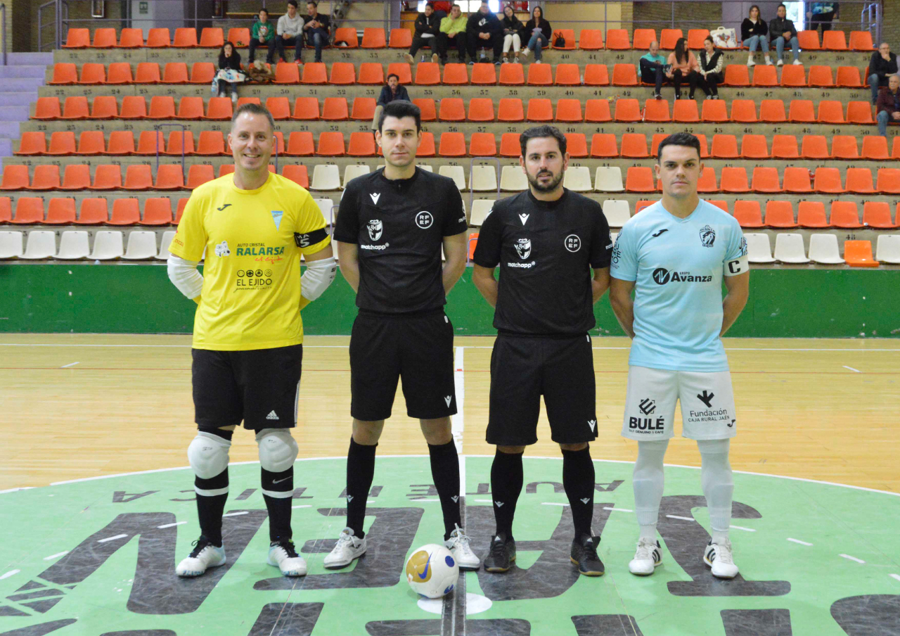 Un Avanza Futsal Jaén supremo golea a un Poli Ejido que no empieza el partido en hora (8-2)