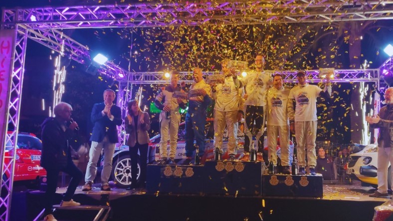El piloto Pedro David Pérez y el copiloto vicario Alejandro Leseduarte, campeones de Andalucía en rallyes de asfalto