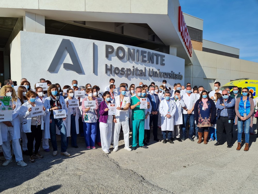 Agreden a dos pediatras en las Urgencias del Hospital del Poniente