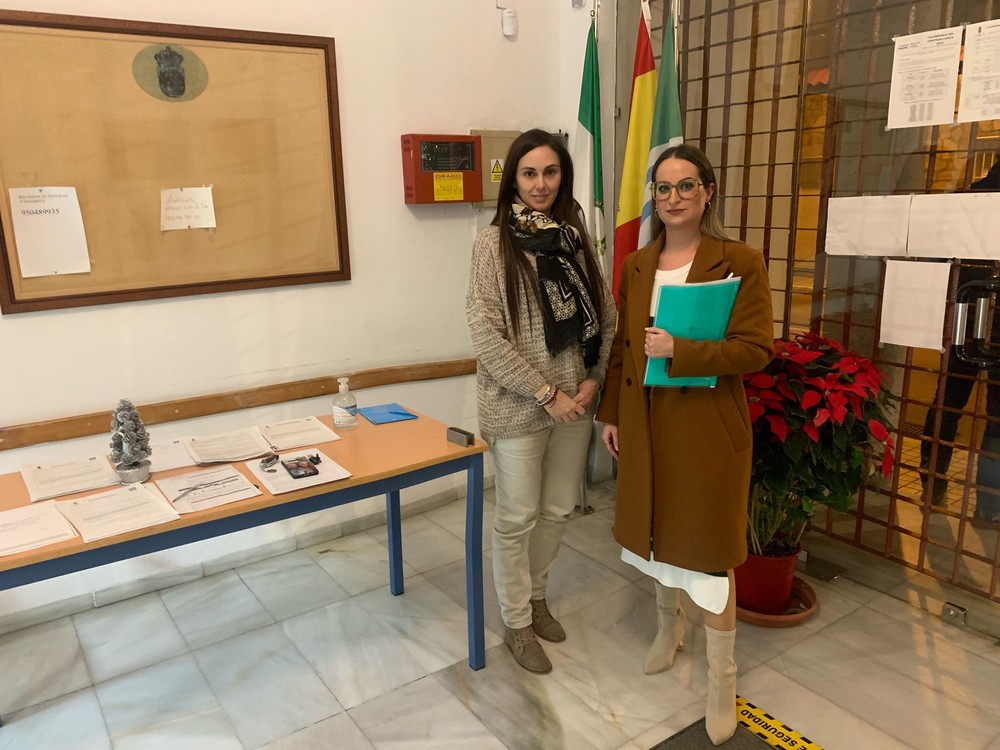 VOX El Ejido denuncia el “desconocimiento absoluto” de la presidenta de la Junta Local de Balerma del estado administrativo de la playa