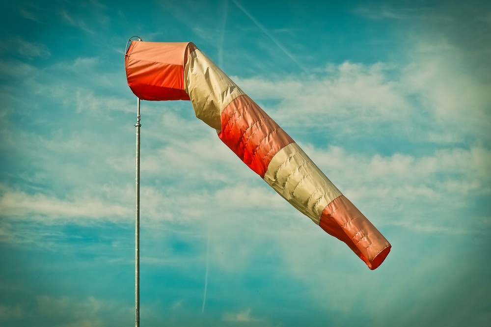 Previsto para mañana martes el aviso naranja por viento en la comarca de Poniente y Almería capital