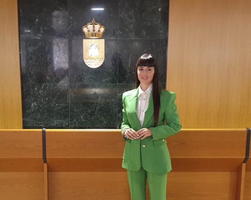 VOX reprocha a Góngora que haya tardado seis meses en resolver las prórrogas de los puestos del mercado de abastos