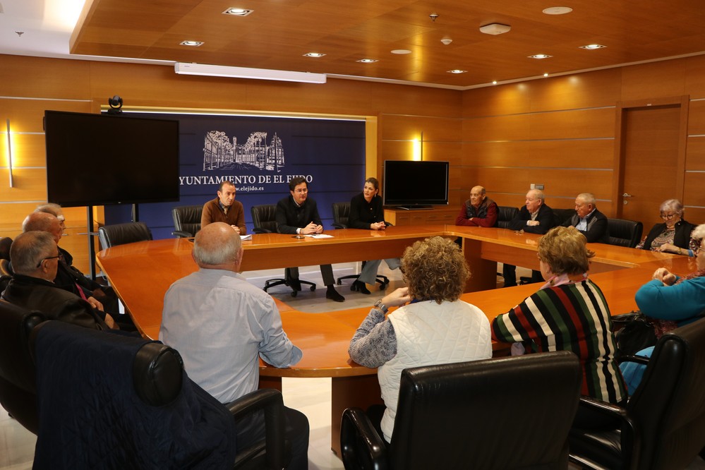 El Ejido entrega 30.000 euros en subvenciones directas a las asociaciones municipales de la Tercera Edad