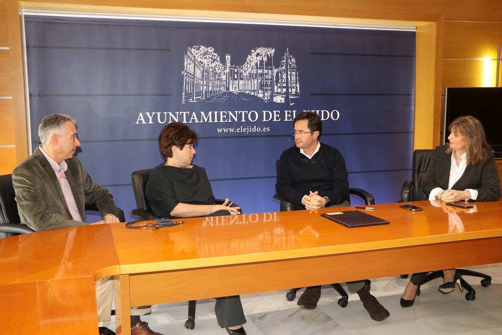 Ayuntamiento ejidense y Colegio de Veterinarios renuevan el convenio de colaboración para identificación, control y protección de animales