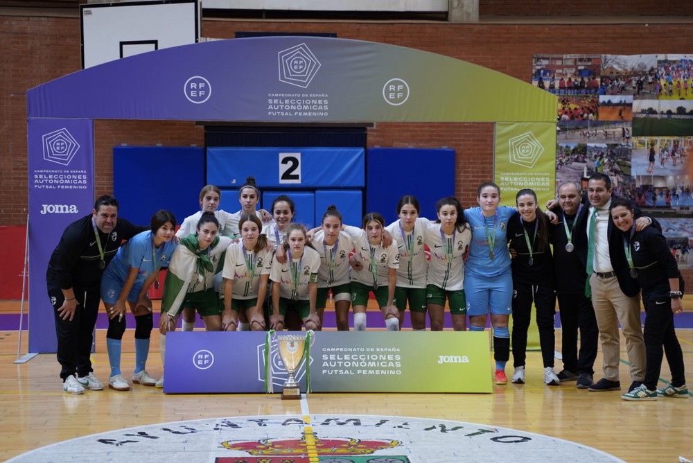 La celeste Natalia de Inagroup Mabe El Ejido Futsal, subcampeona de España