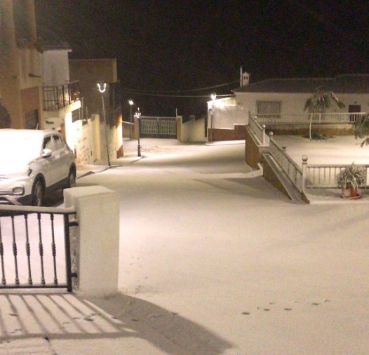 La nieve dificulta el acceso a Enix y El Marchal