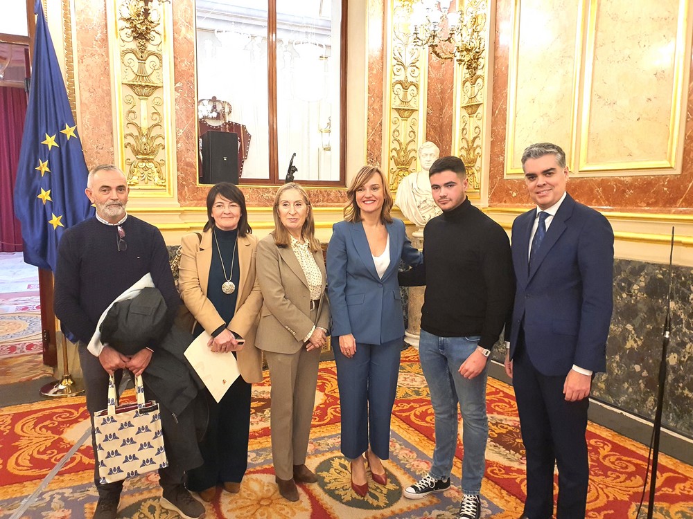 Joaquín Serrano Solís, del IES Pablo Ruiz Picasso, recoge el premio nacional  de redacción “Una Constitución para todos” en modalidad de Bachillerato