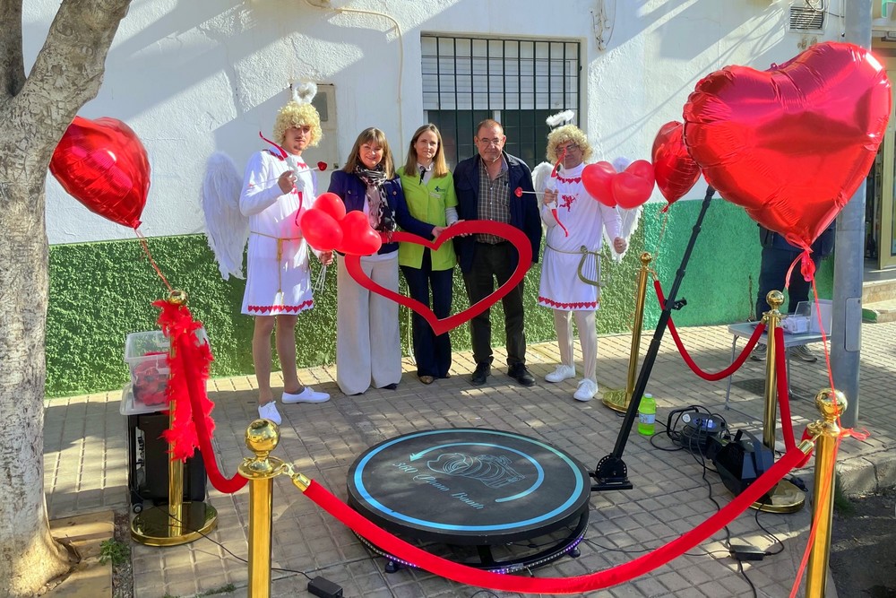 La campaña por el Día de los Enamorados llegará a todos los núcleos con videos 360º, bonos descuento y animación para incentivar las compras y el consumo
