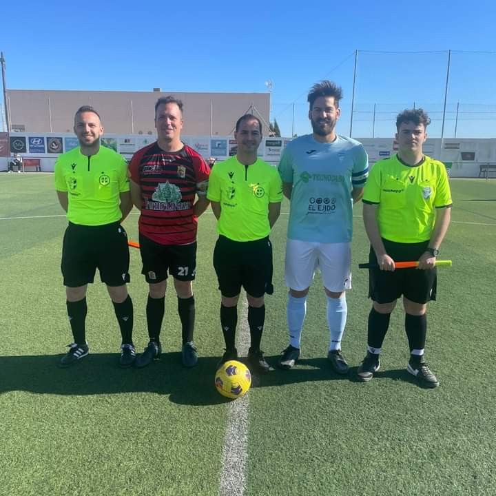 Dos malas salidas al campo evitan que el Poli Ejido gane al Cuevas CF (2-2)