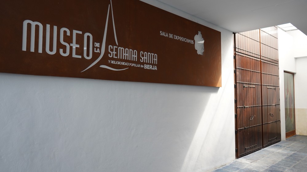 La cofradía de la Verónica revela este sábado el cartel de la Semana Santa de Berja 2023