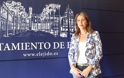 La concejala de Deportes de El Ejido, María José Martín, carga contra David Cabello