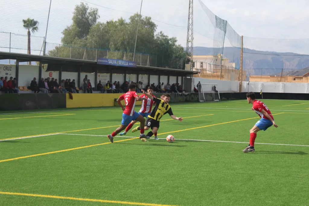El Berja pierde 0-3 ante un Poli Almería que le superó