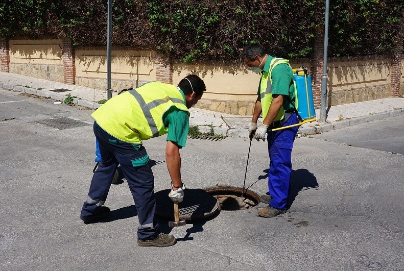Continúa la campaña de saneamiento en Puebla de Vícar Norte