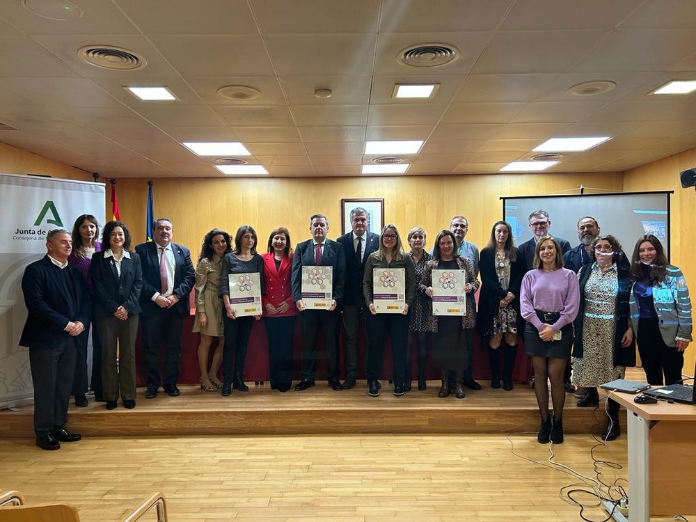 Los distritos de Almería y Poniente y los hospitales Torrecárdenas y Poniente acreditados como ‘Centros Comprometidos contra la Violencia de Género’