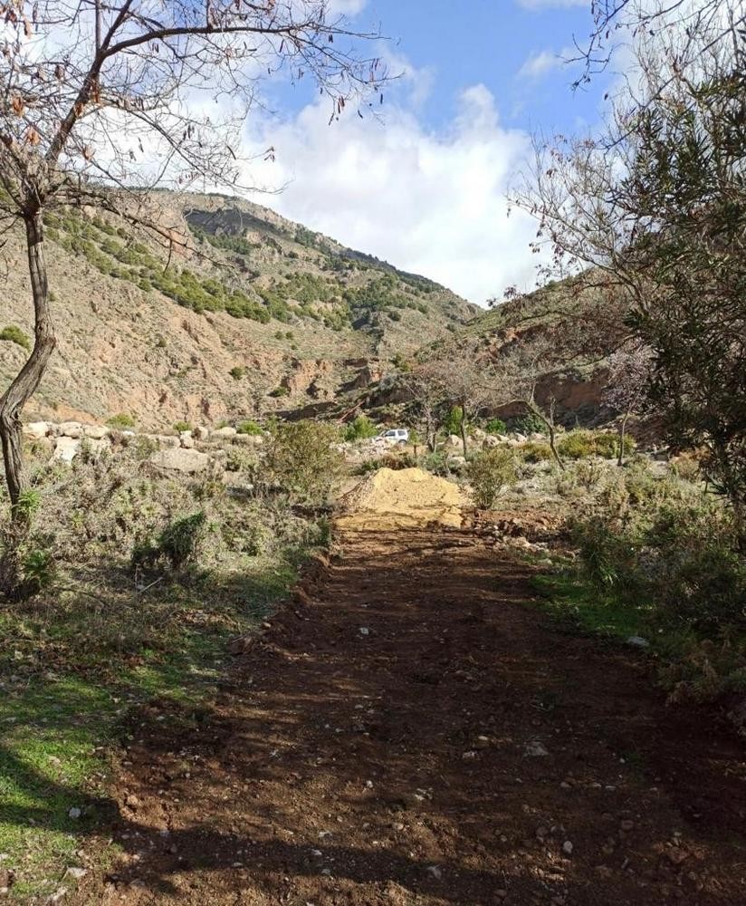 Buscan a dos personas perdidas en la sierra de Dalías