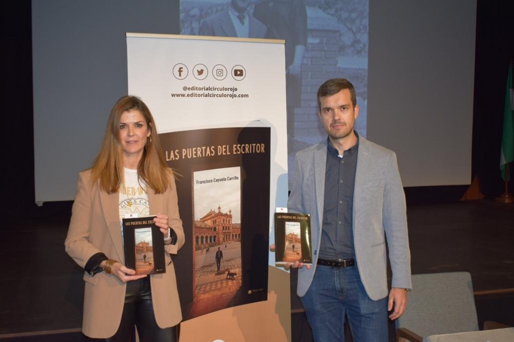 La presentación del libro ‘Las Puertas del Escritor’ del autor Francisco Cayuela inicia las actividades por el Día Mundial de la Poesía en El Ejido