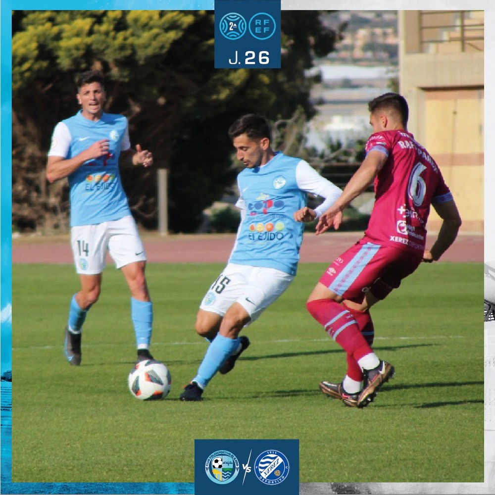 El Polideportivo El Ejido supera al Xerez Deportivo por 2-1