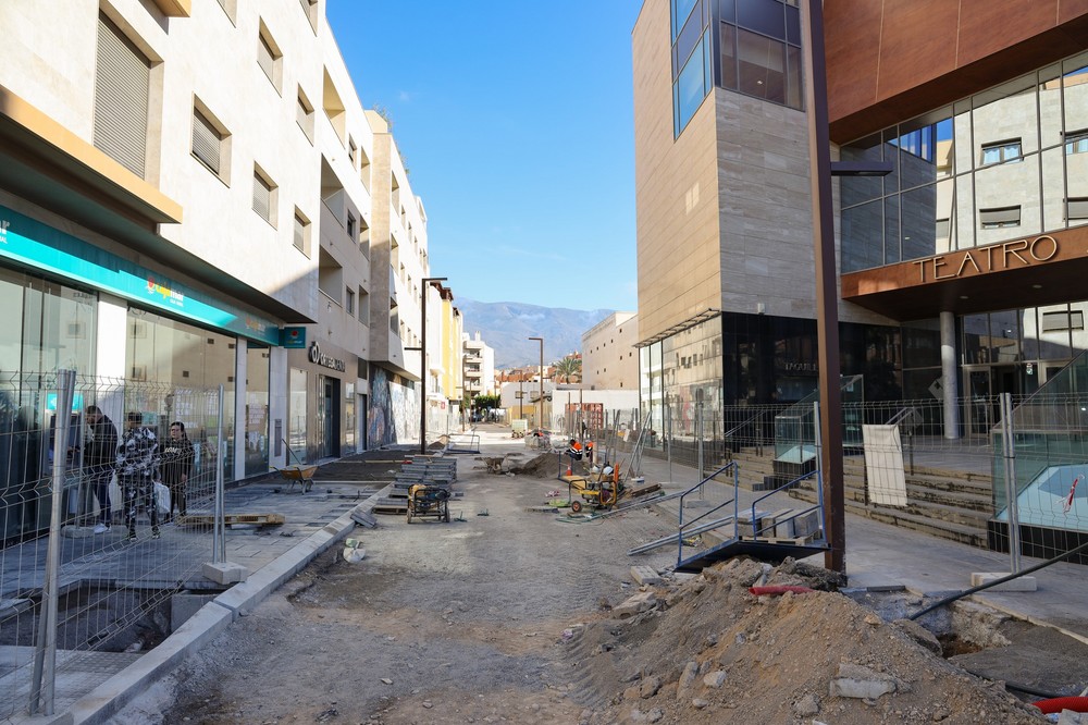El Ejido sigue apostando por la movilidad sostenible con la mejora de una decena de calles del centro