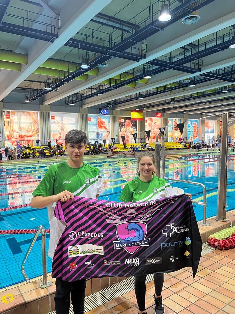 Anastasiya  Dymitriv y Denis Birsanu, del Mare Nostrum, terceros con Andalucía en el Nacional de natación paralímpica
