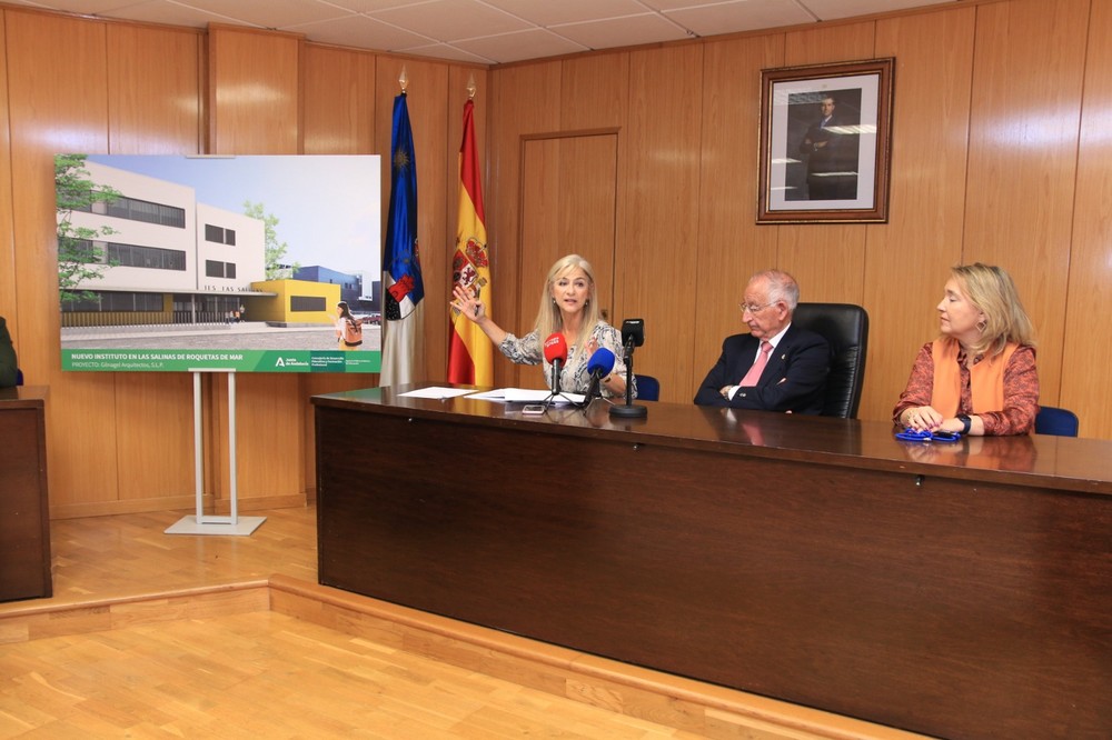 Del Pozo destaca la inversión de casi 19 millones en infraestructura docente en Roquetas de Mar