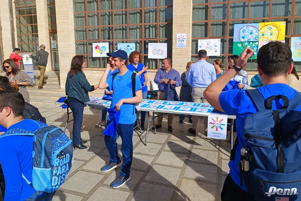 El Día Mundial de la Concienciación sobre el Autismo ‘colorea de azul’ El Ejido hacia la plena inclusión