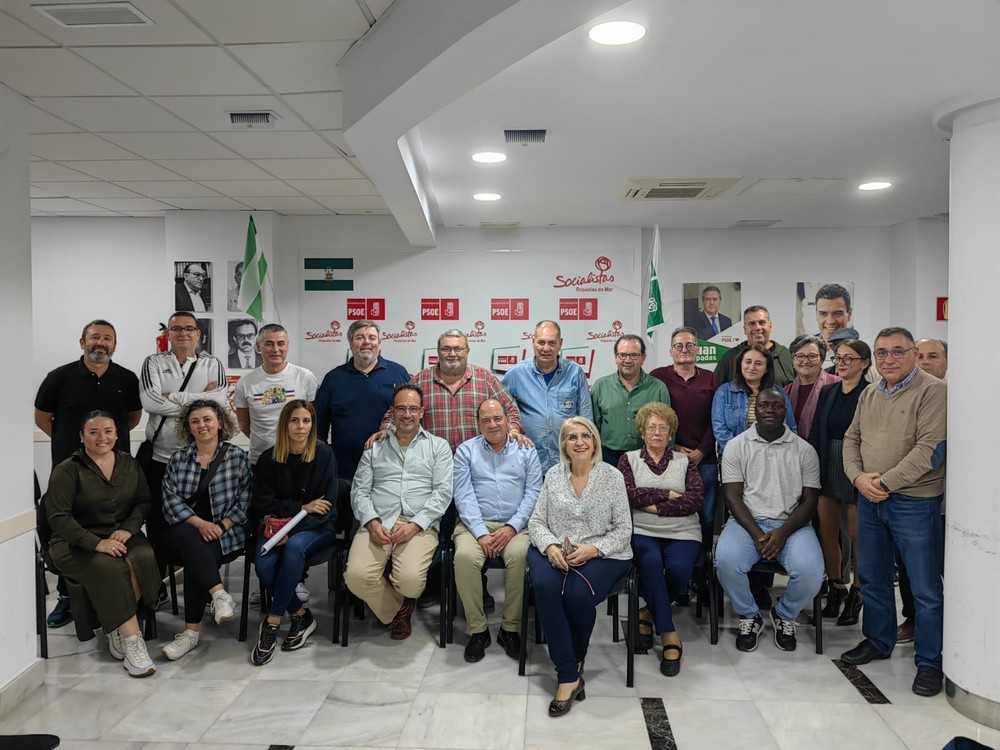 Manolo García (PSOE) lidera una lista renovada de profesionales “dispuestos a gestionar Roquetas de Mar para dar el paso a gran ciudad”