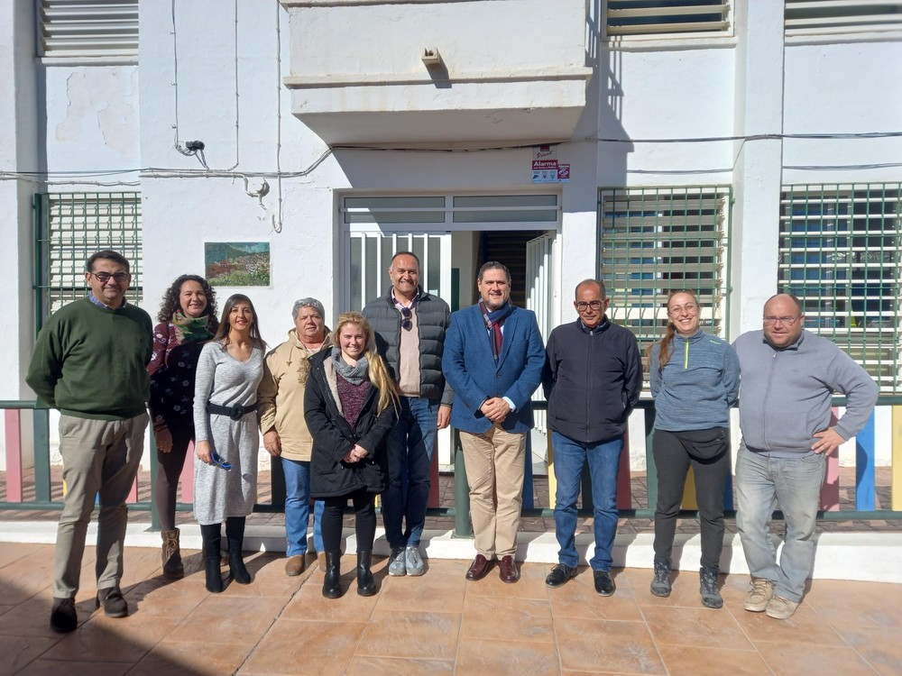 El colegio San Roque de Felix contará con ventanas nuevas y aula matinal el curso que viene