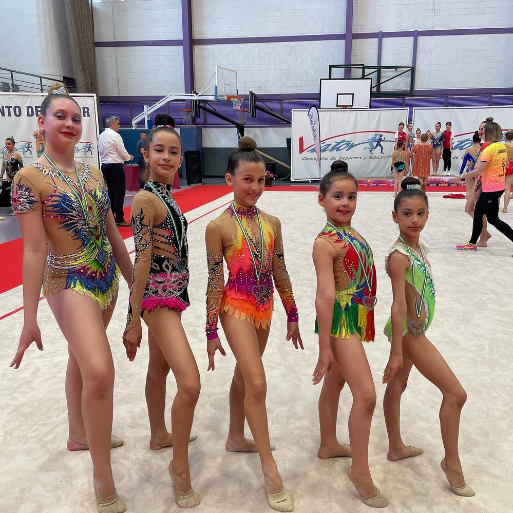 Rítmica El Ejido se trae tres medallas de oro y dos de plata de Viator