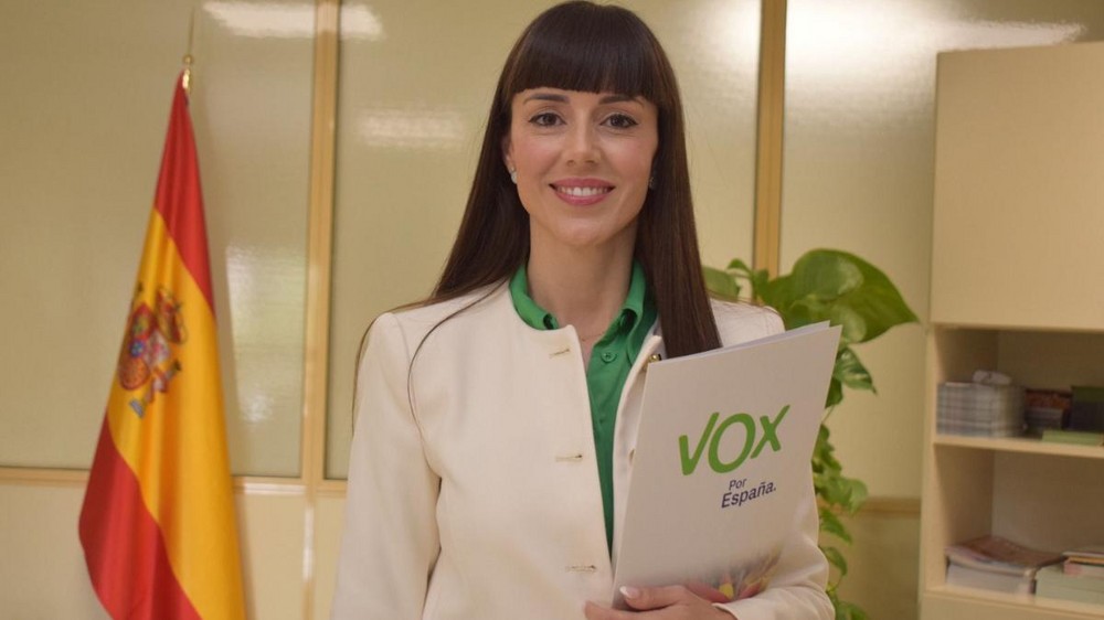 La candidata de VOX requiere al alcalde Góngora a explicar el anuncio de 292 agentes de Policía Local en ‘San Marcos’ cuando solo hay 106 en la plantilla