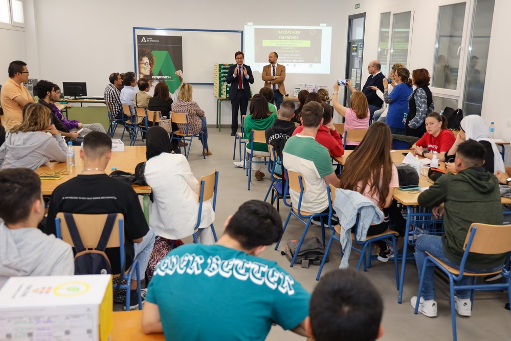 El IES Murgi celebra el Día Mundial del Emprendimiento organizando el II Hackathon Andalucía Emprende