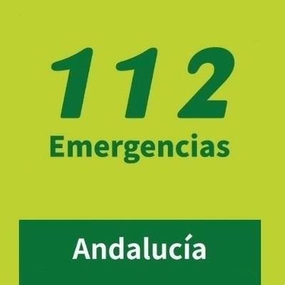 Tres intoxicados por inhalación de humo, entre  ellos un menor, en un incendio en Roquetas de Mar