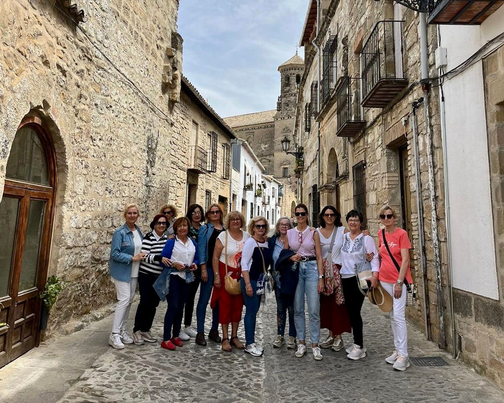 Asociaciones de Mujeres de Las Norias, Almerimar y Rosa Chacel visitan Úbeda y Baeza