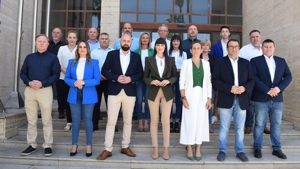 La candidata de VOX a la alcaldía de El Ejido, Beatriz Sánchez, presenta su lista para el 28 de mayo