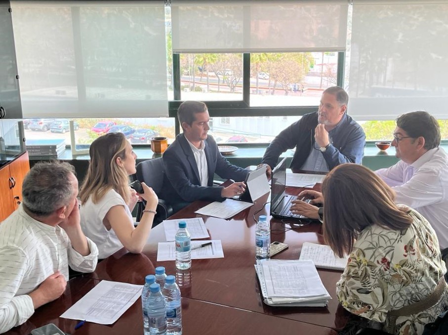 Reunión entre Ayuntamiento, Delegación y APAE para analizar las necesidades en materia de infraestructuras y servicios educativos en El Ejido