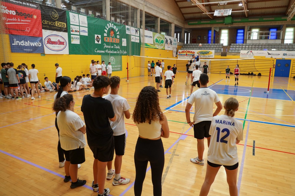 600 alumnos de 3º y 4º de ESO participan en el ‘II Festival Olímpico IES El Ejido’