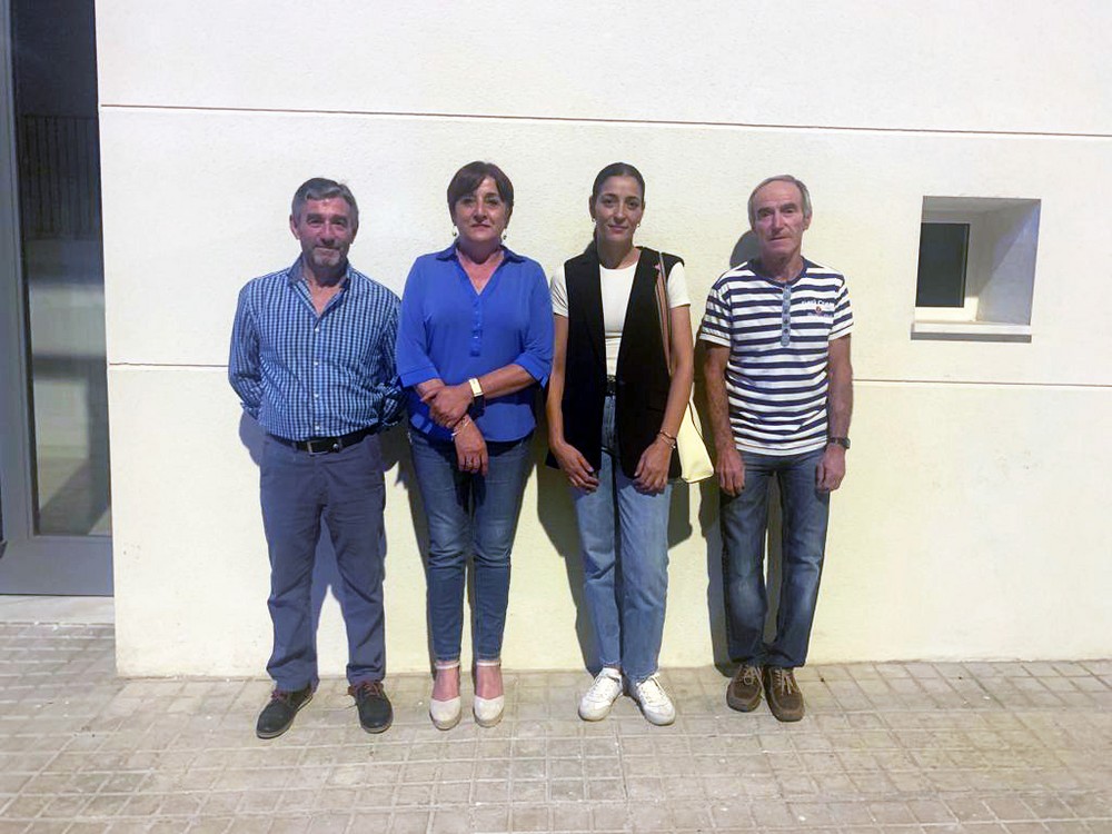 El PSOE plantea mejorar los equipamientos de La Aldeílla con una piscina, pistas y un salón cultural