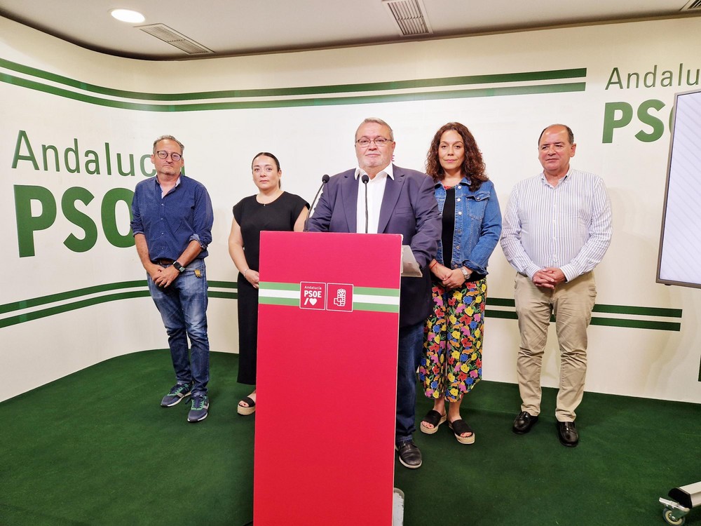 Manolo García: “El cambio en Roquetas sólo puede venir con el PSOE, porque otros partidos acaban salvando a Amat”