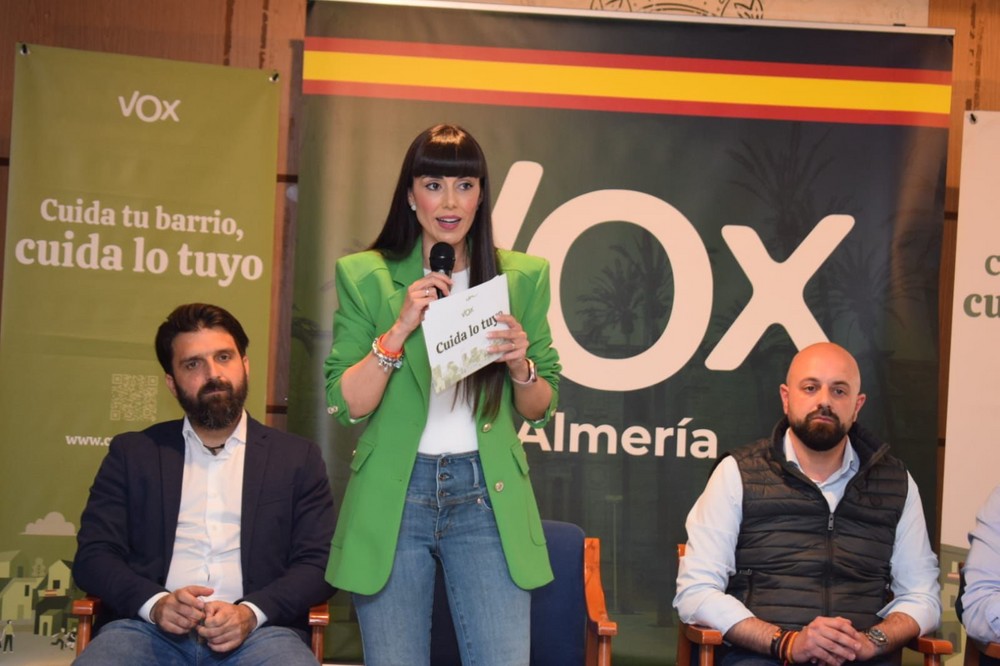 La candidata de VOX El Ejido, Beatriz Sánchez, hace hincapié en la Seguridad Ciudadana en su programa electoral tras el incremento de delitos