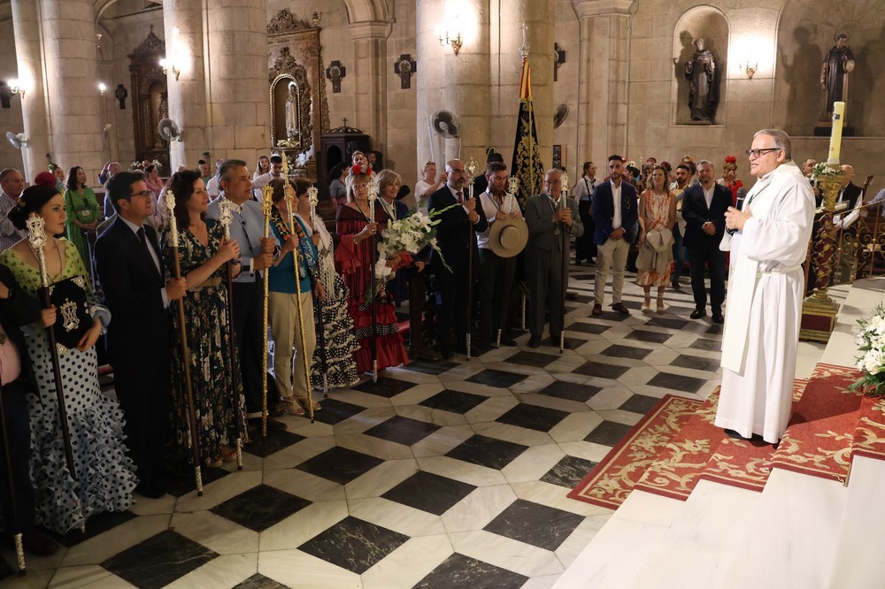 El alcalde acompaña a la Hermandad del Rocío de El Ejido a la Misa de Romeros y Salida de Carretas hacia Almonte