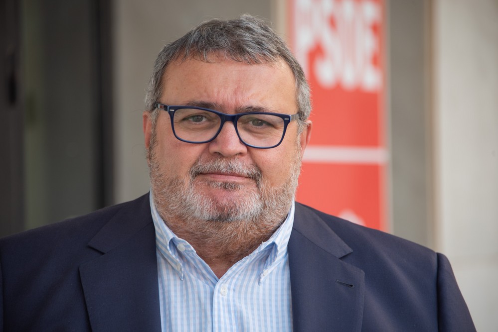 Manolo García promete un polígono para la industria auxiliar y dar servicios a las zonas agrícolas, incluyendo la recogida de residuos
