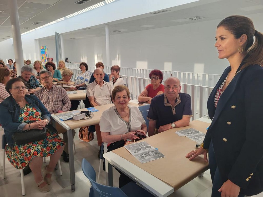 Charla sobre hipertensión, cata de vinos responsable y visitas al Jardín Botánico y a Clisol Turismo con motivo de la Semana del Mayor